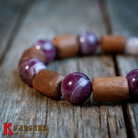 Браслет "Мистерия" из древесины ореха, аметиста и розового кварца
