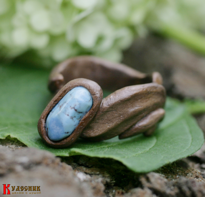Кольцо "Летнее небо" - из древесины ореха с бирюзой