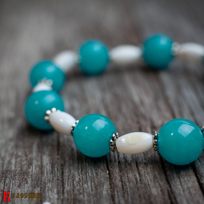 Браслет "Бриз" - из амазонита и ракушечника