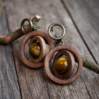 Серьги "Армиллярные сферы" из древесины американского ореха с тигровым глазом