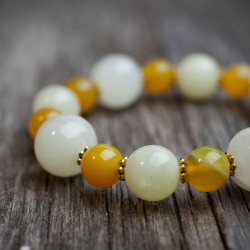 Браслет "Медовый" - из жёлтого агата, оникса и берилла