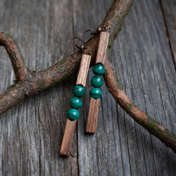 Серьги "Лесные сказки" - из красного дерева с малахитом