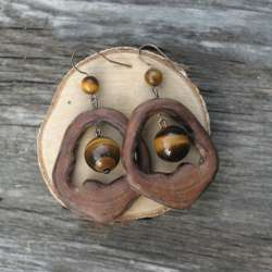 Серьги "Душа древа" - из древесины груши с тигровым глазом